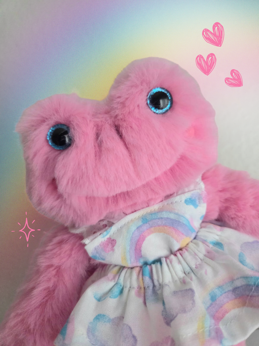 Pippa 7.5" Huggables teeny+ frog